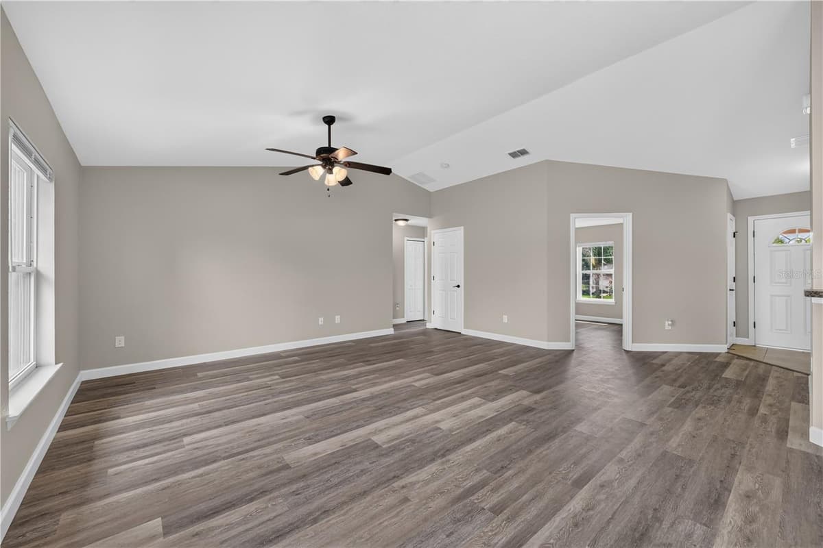 7 WILLOW RUN DRIVE — photo 12 of 41