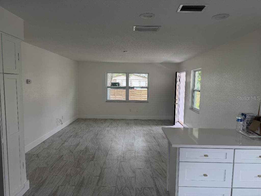 632 89TH AVENUE — photo 4 of 14