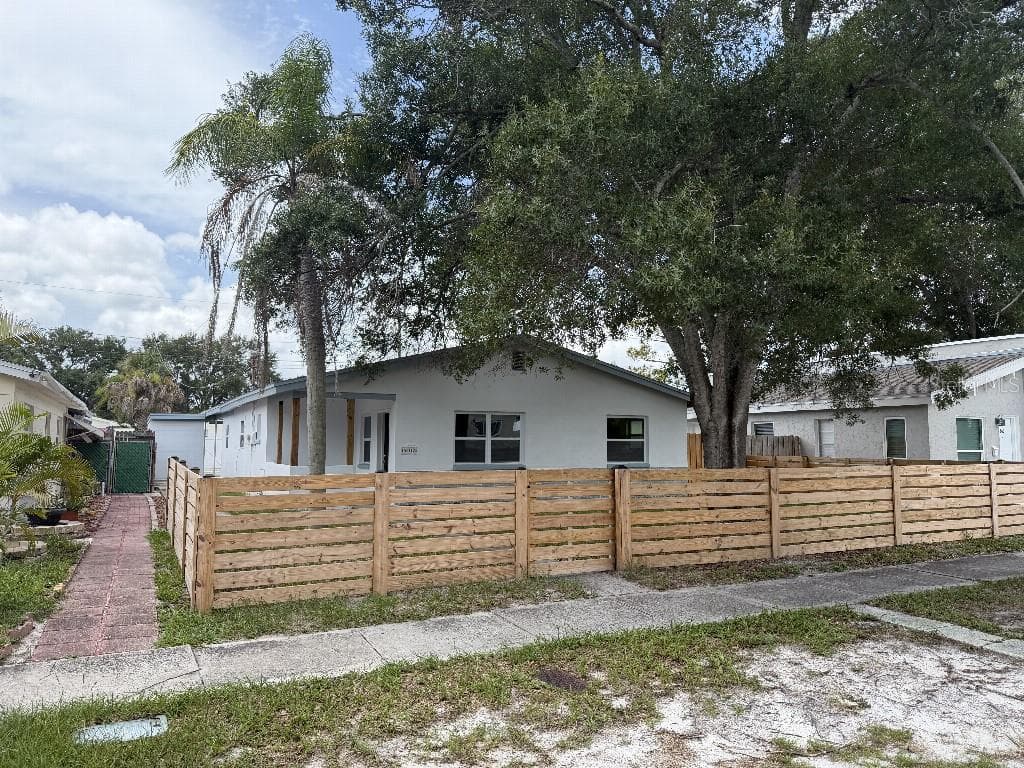 632 89TH AVENUE — photo 7 of 14