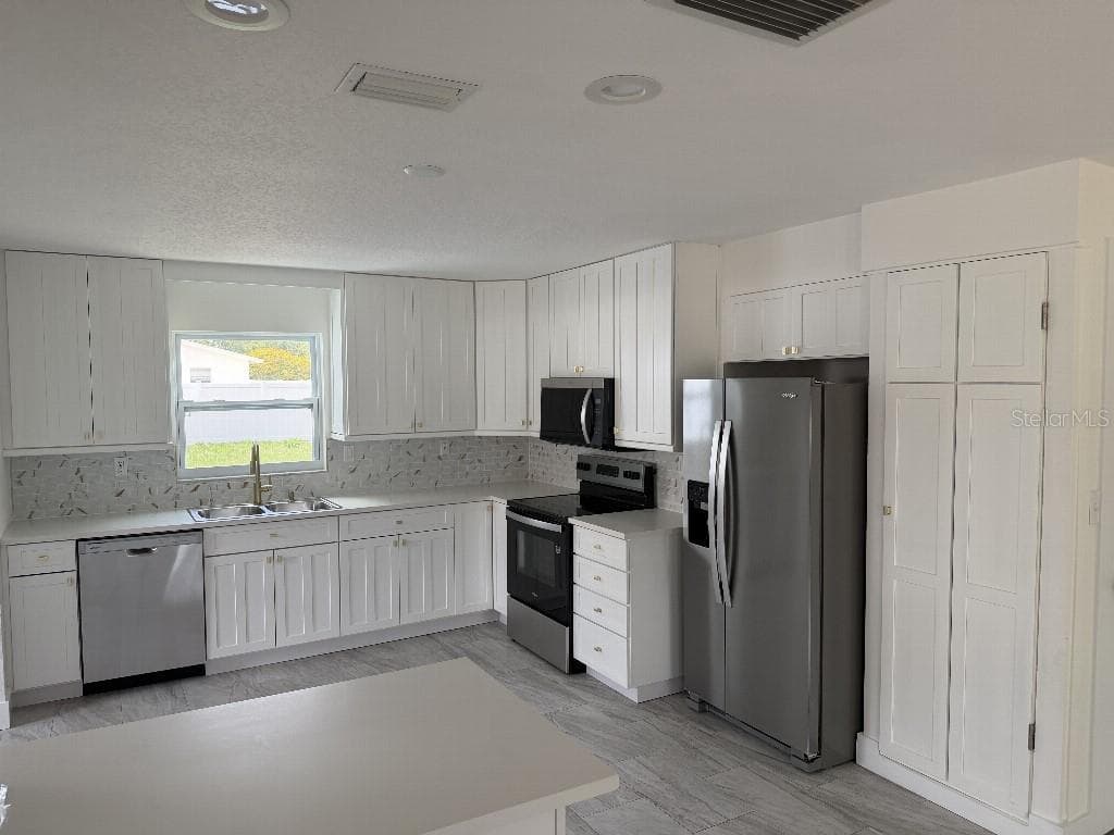 632 89TH AVENUE — photo 3 of 14