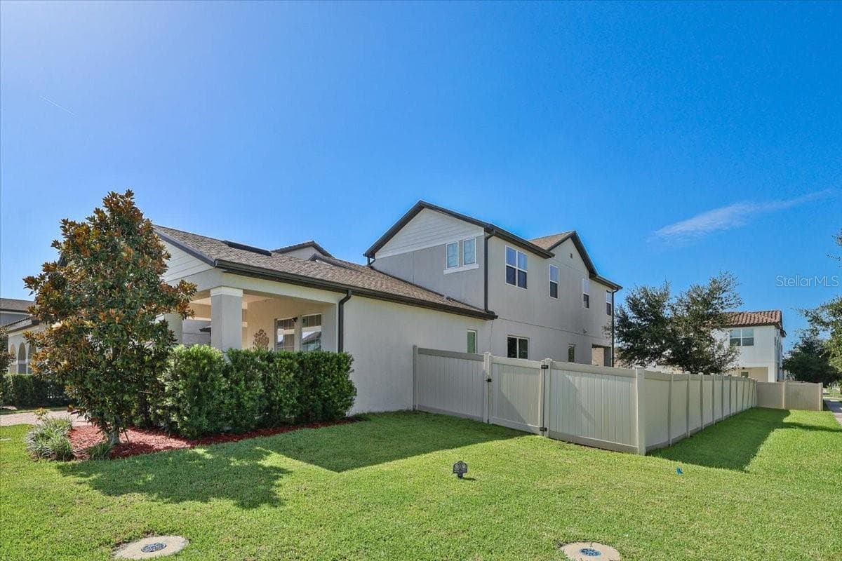 9953 SUMMERLAKE GROVES STREET — photo 4 of 84