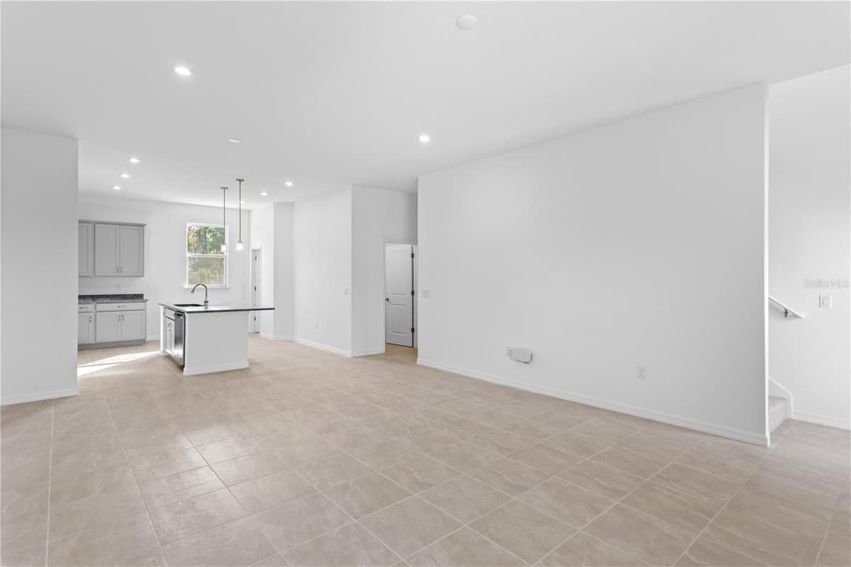 9610 MONTAGUE STREET — photo 20 of 42