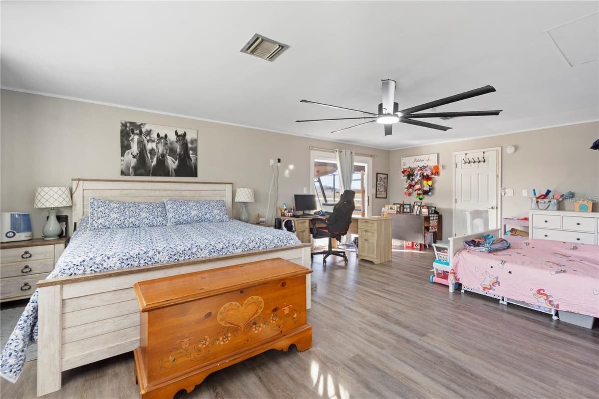 15525 VILLA CITY ROAD — photo 5 of 60