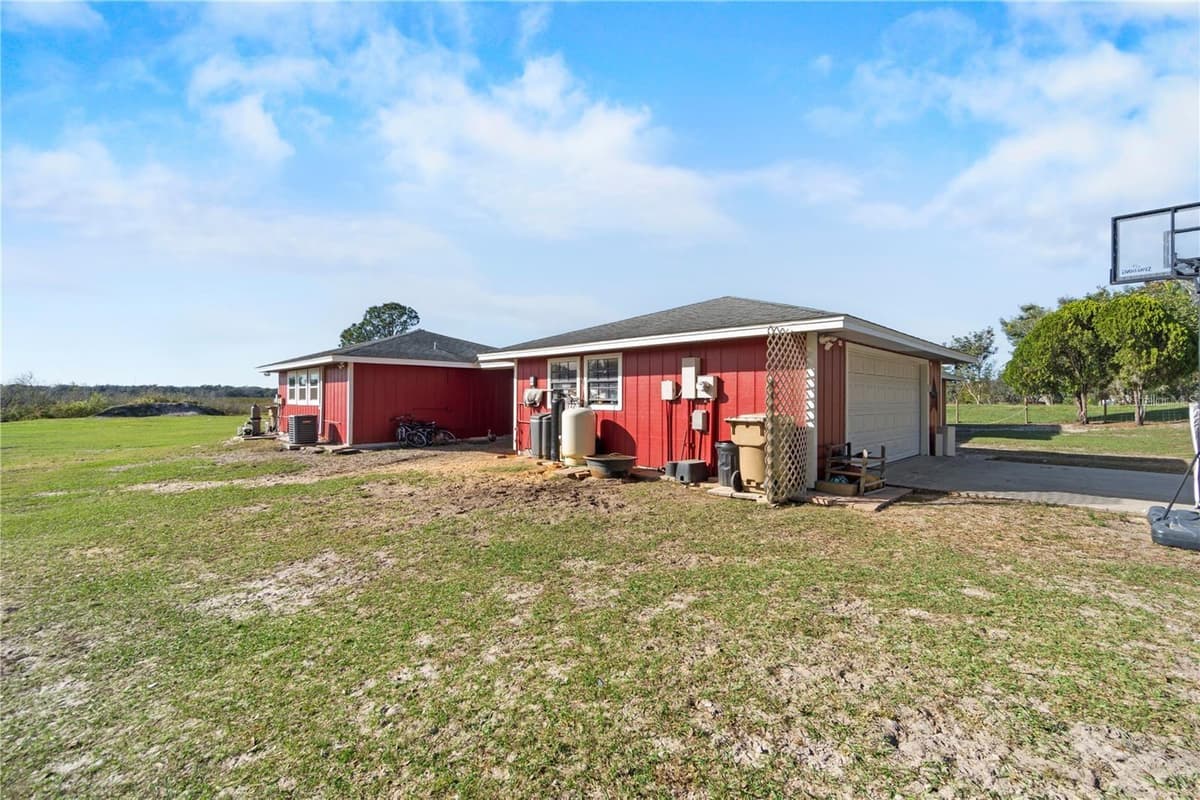 15525 VILLA CITY ROAD — photo 3 of 60