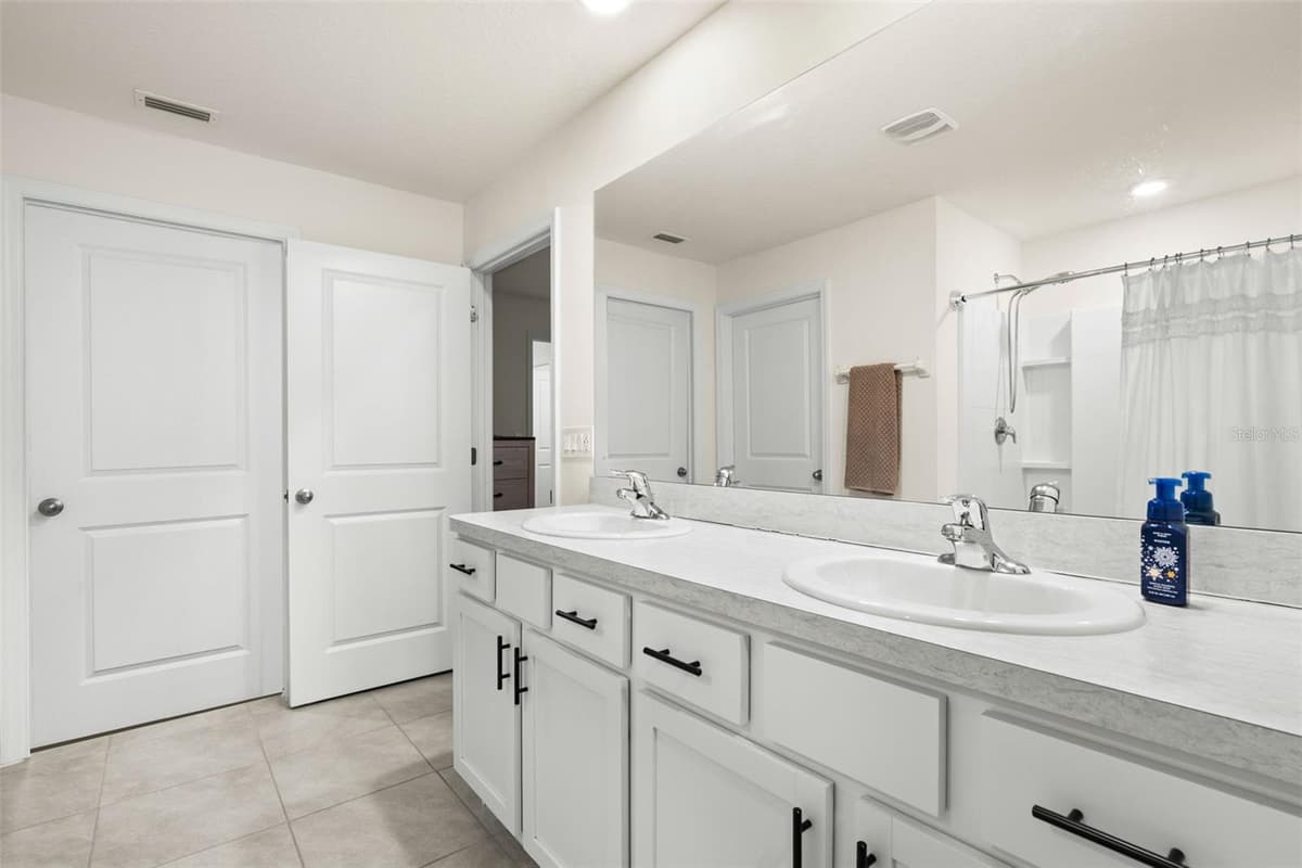 5480 FLINT HILLS DRIVE — photo 32 of 57