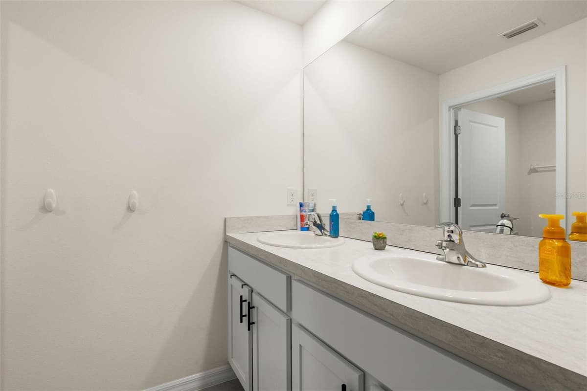 5480 FLINT HILLS DRIVE — photo 38 of 57
