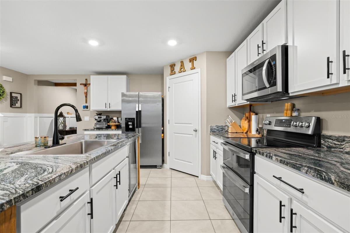 5480 FLINT HILLS DRIVE — photo 8 of 57