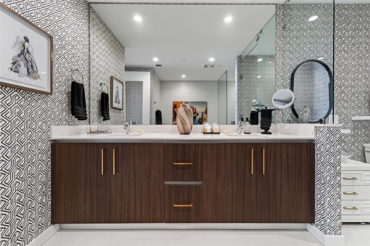 301 QUAY COMMONS — photo 12 of 86