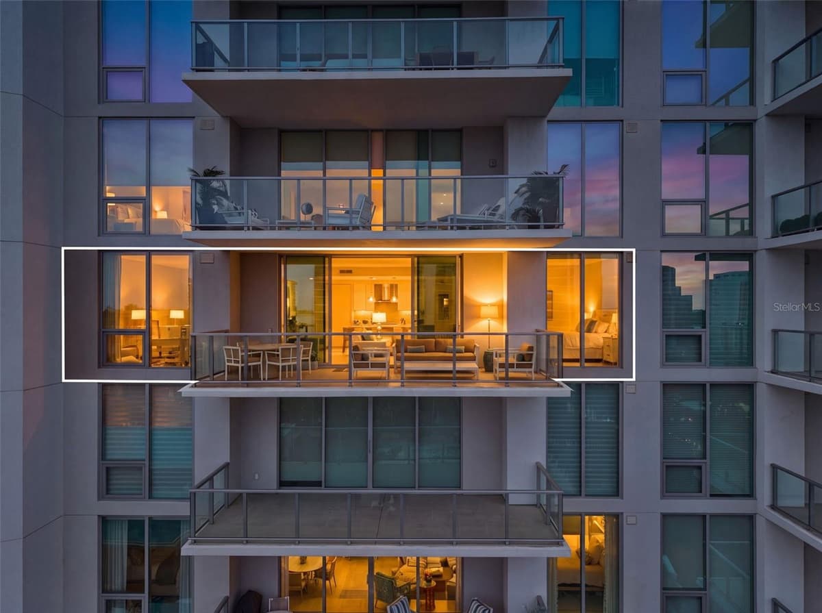 301 QUAY COMMONS — photo 84 of 86