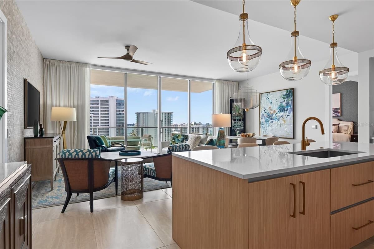301 QUAY COMMONS — photo 4 of 86