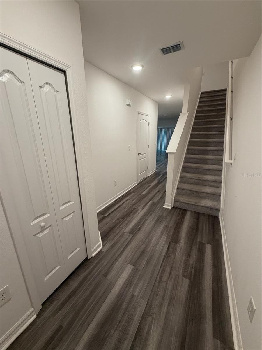 4743 DEER TRACK STREET — photo 2 of 20