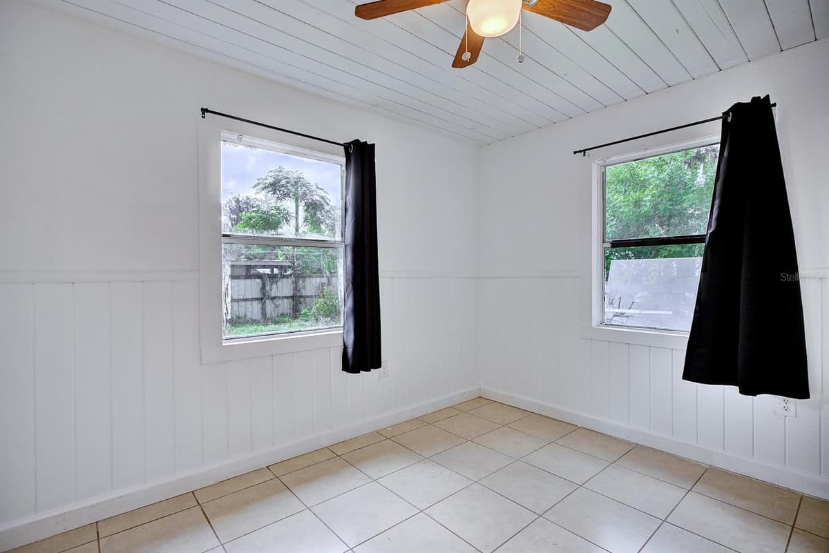 131 WIGGINS AVENUE — photo 18 of 30