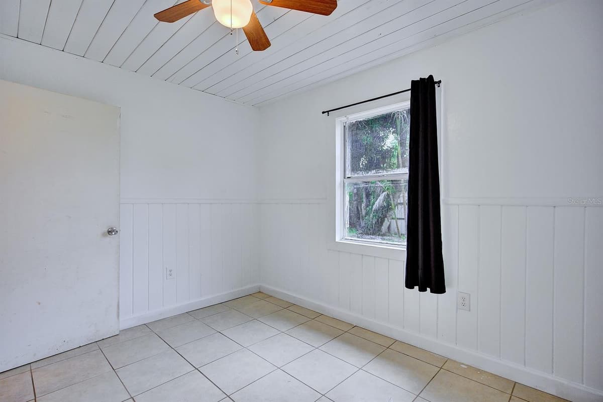 131 WIGGINS AVENUE — photo 19 of 30