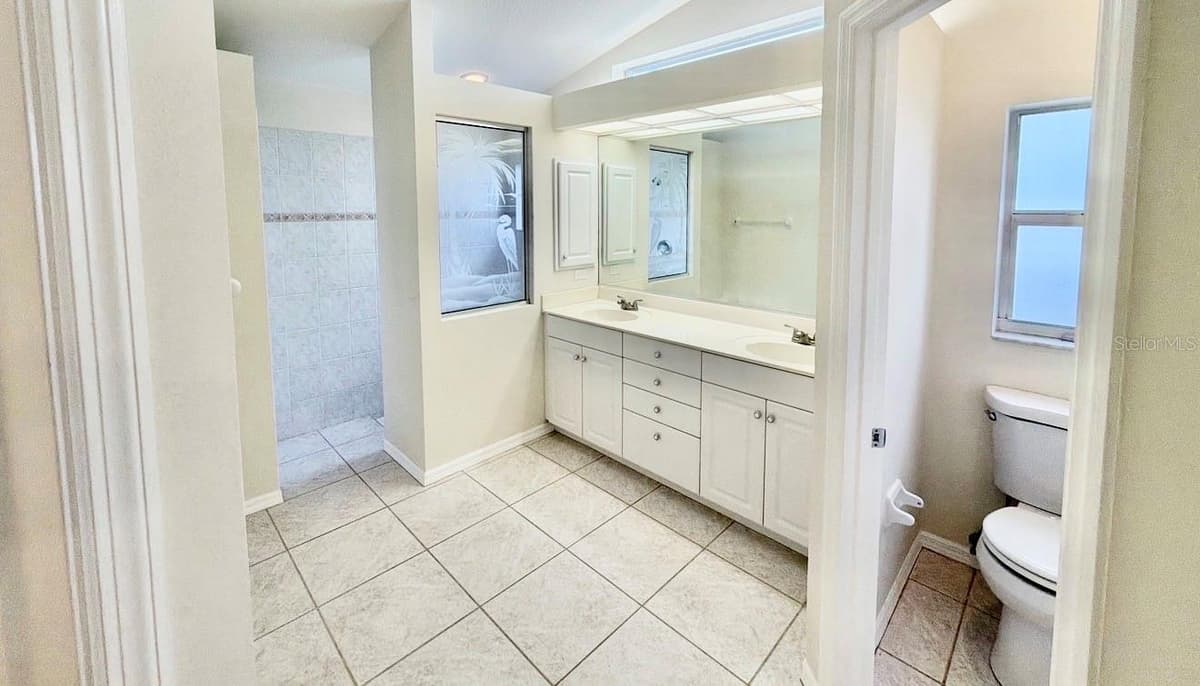 229 VENICE PALMS BOULEVARD — photo 4 of 11
