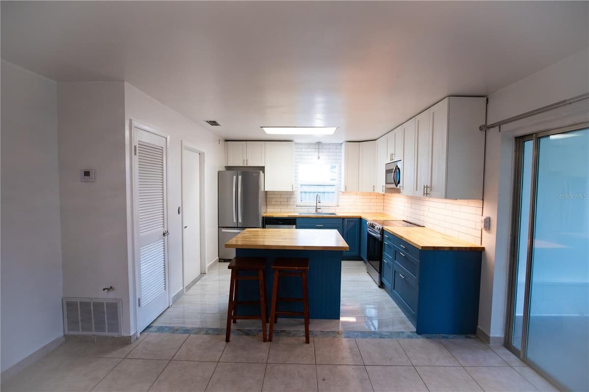 526 DORSET CIRCLE — photo 8 of 30
