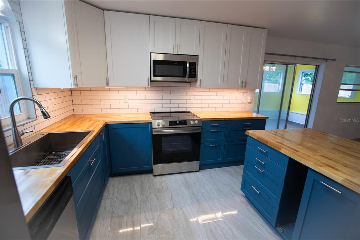 526 DORSET CIRCLE — photo 9 of 30