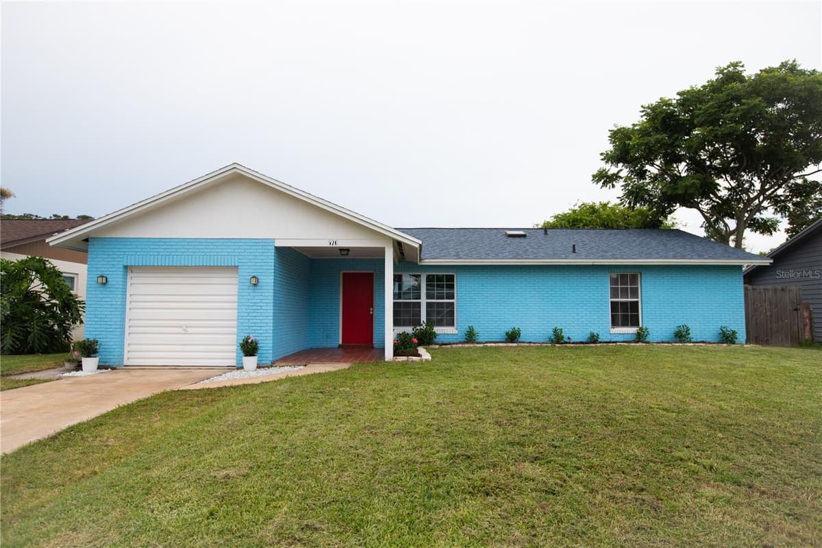 526 DORSET CIRCLE — photo 1 of 30