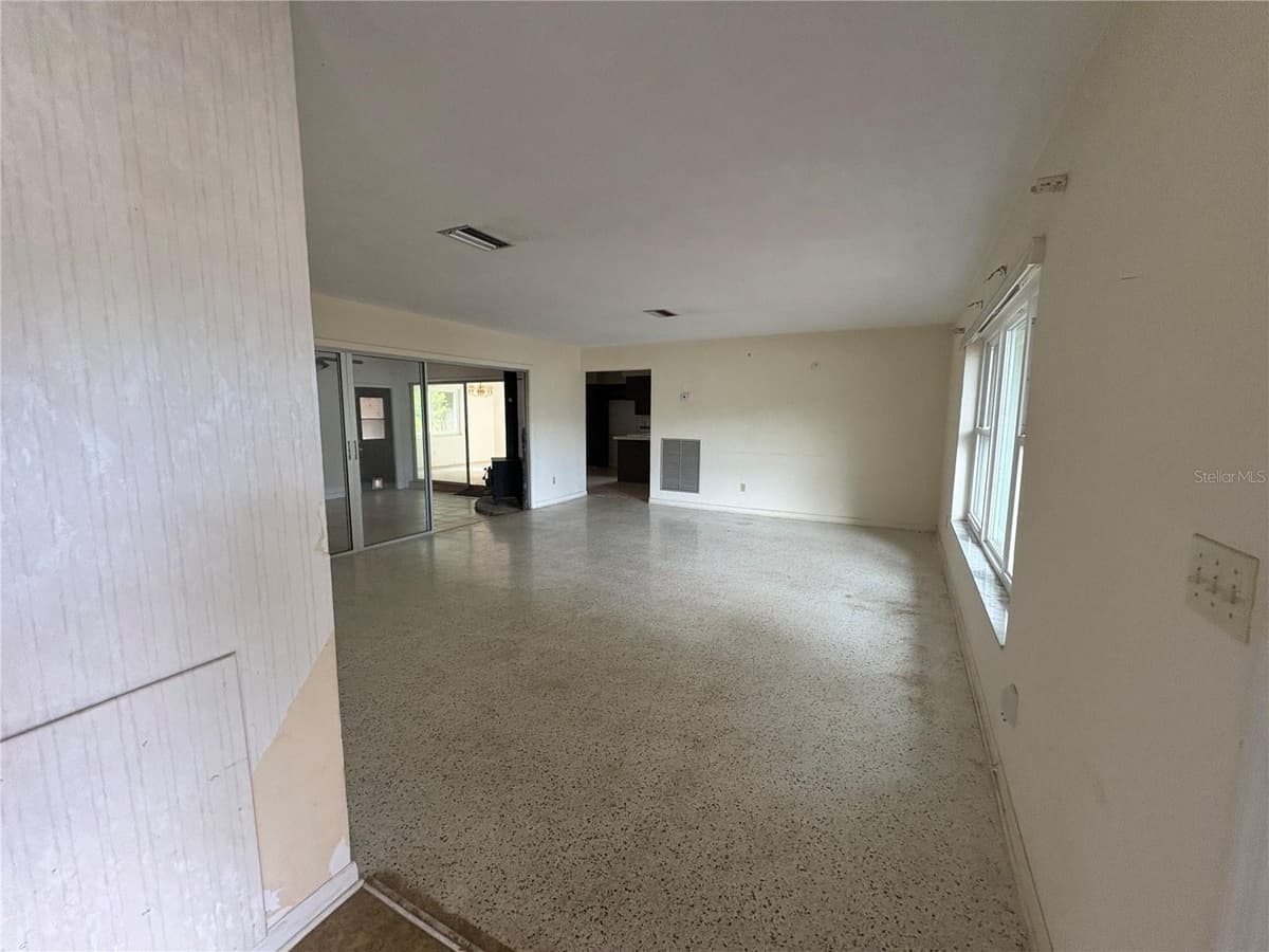 9202 ABBOT DRIVE — photo 8 of 20