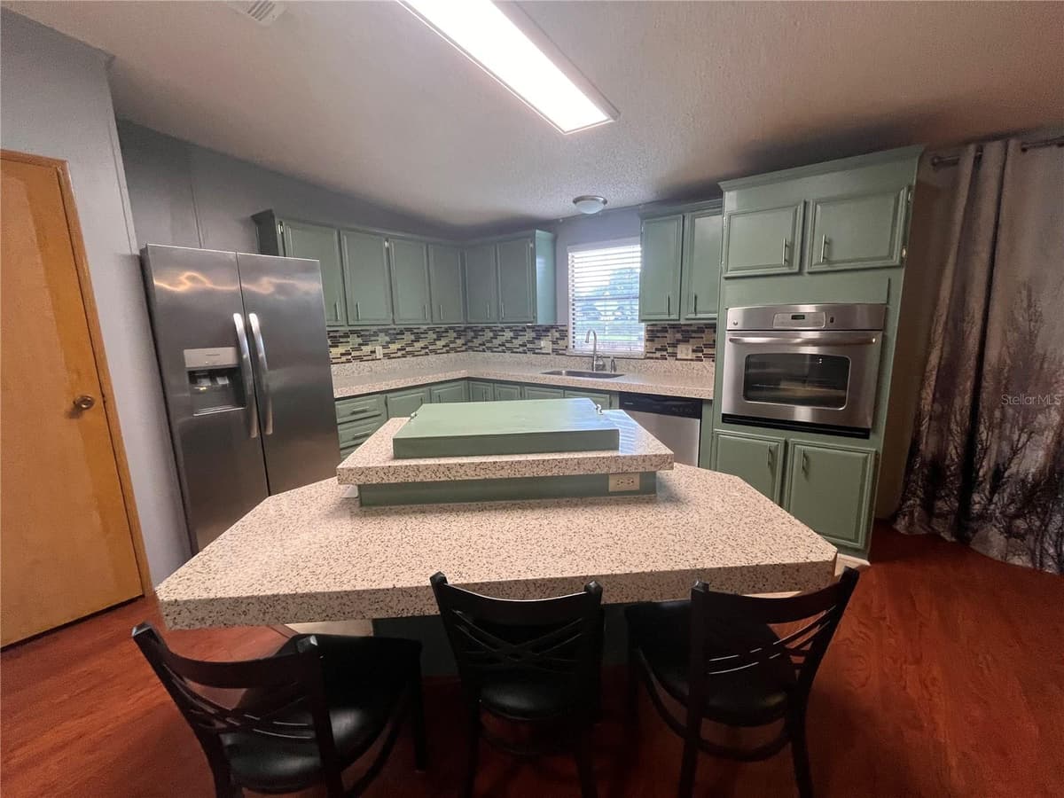 1504 HAWAIIAN PALM LANE — photo 11 of 41