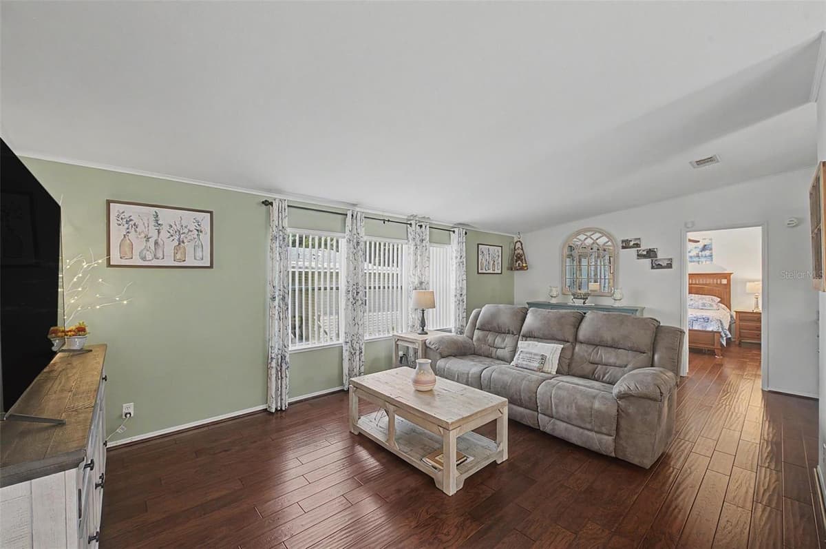 37719 NEWAL AVENUE — photo 3 of 40