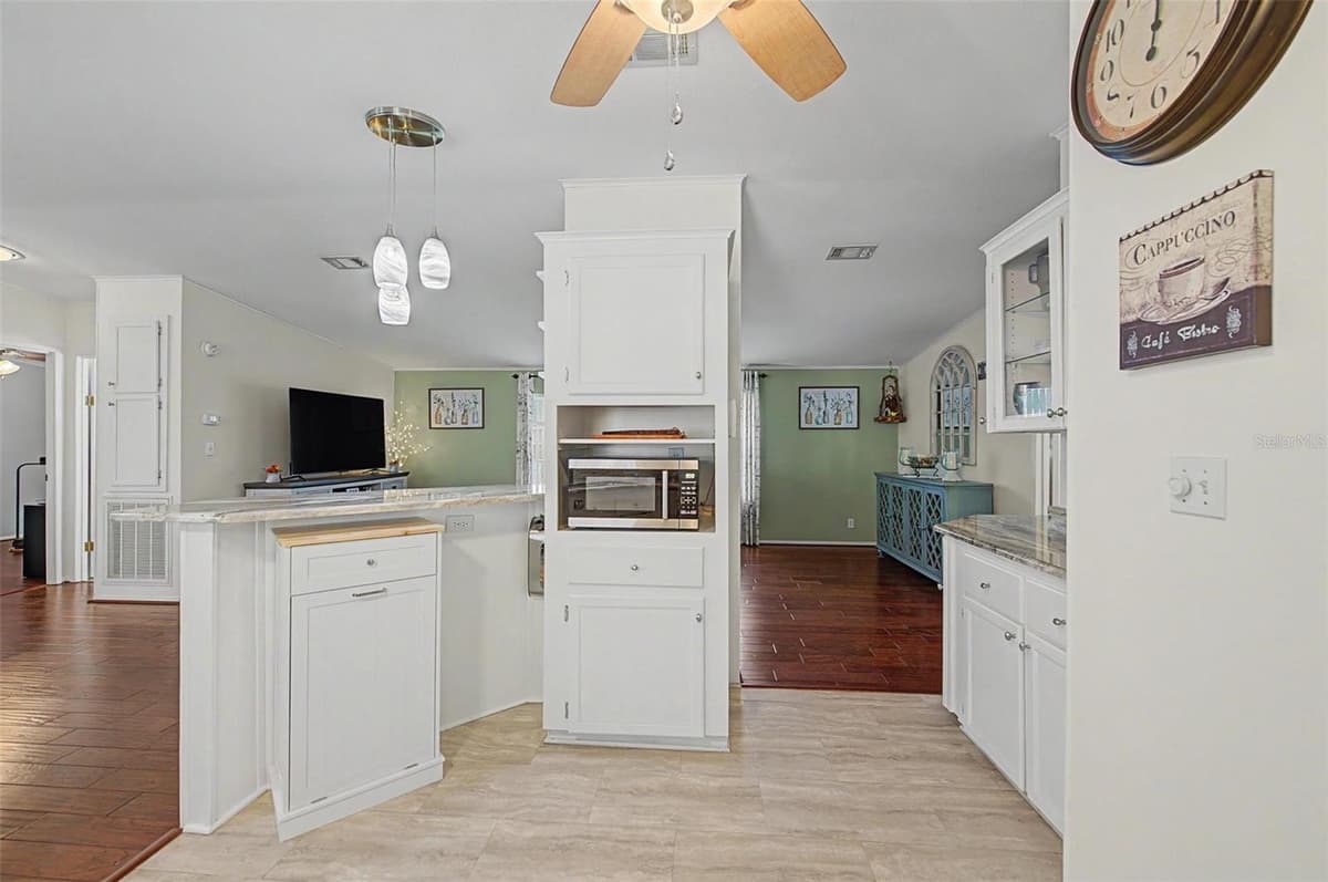 37719 NEWAL AVENUE — photo 8 of 40