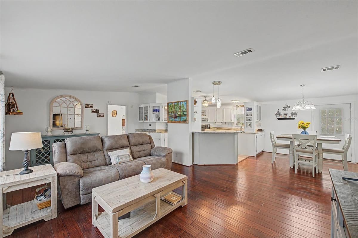 37719 NEWAL AVENUE — photo 4 of 40