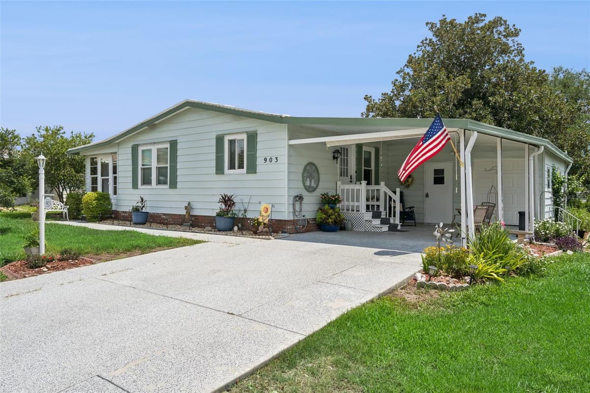 903 OLEANDER STREET — photo 4 of 20