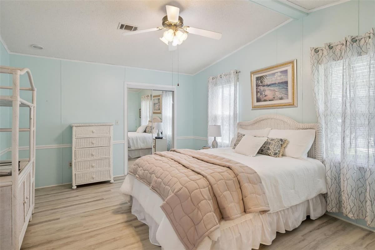 903 OLEANDER STREET — photo 15 of 20