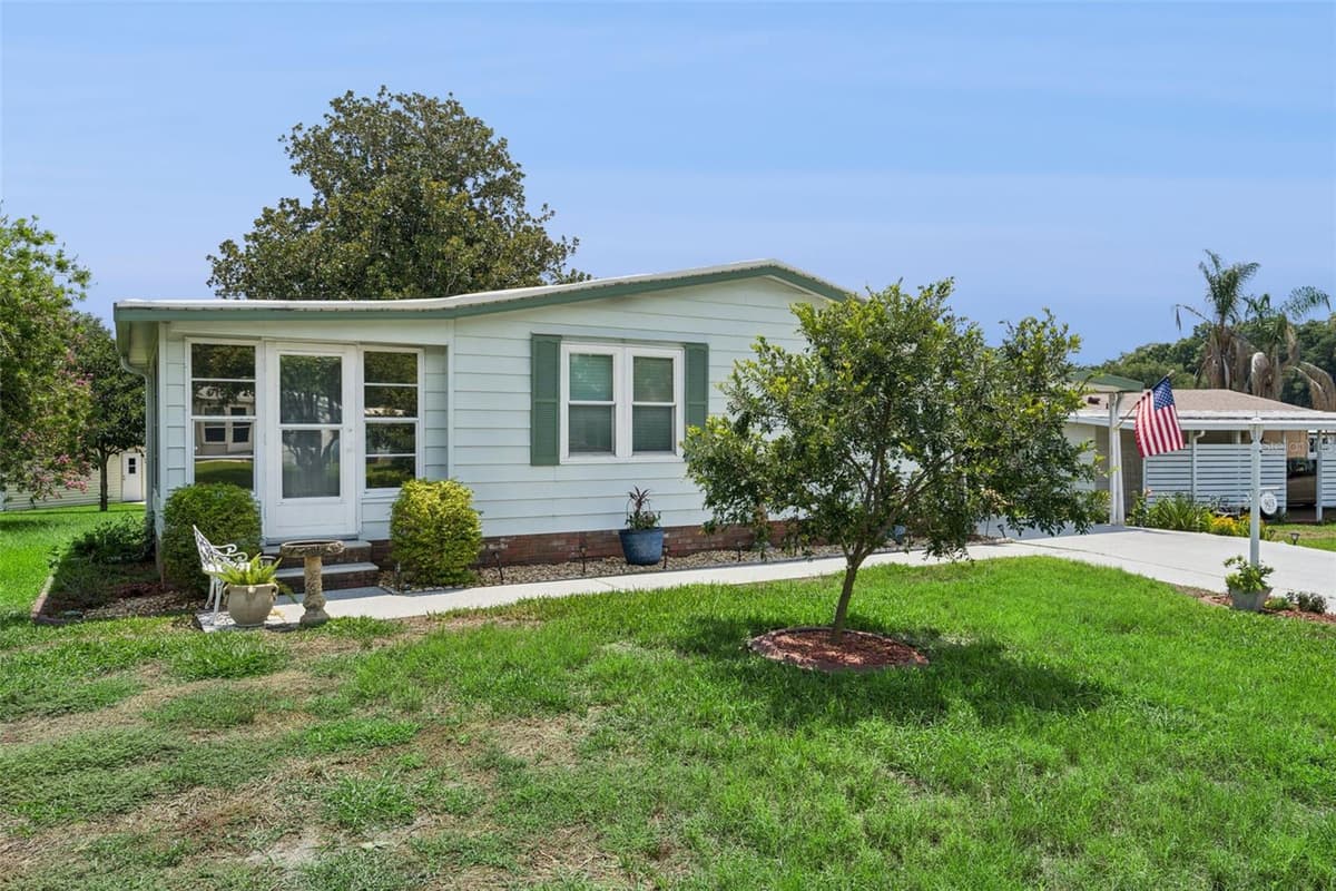 903 OLEANDER STREET — photo 2 of 20
