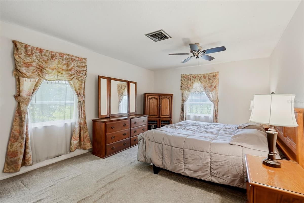 427 RUBENS DRIVE — photo 15 of 36