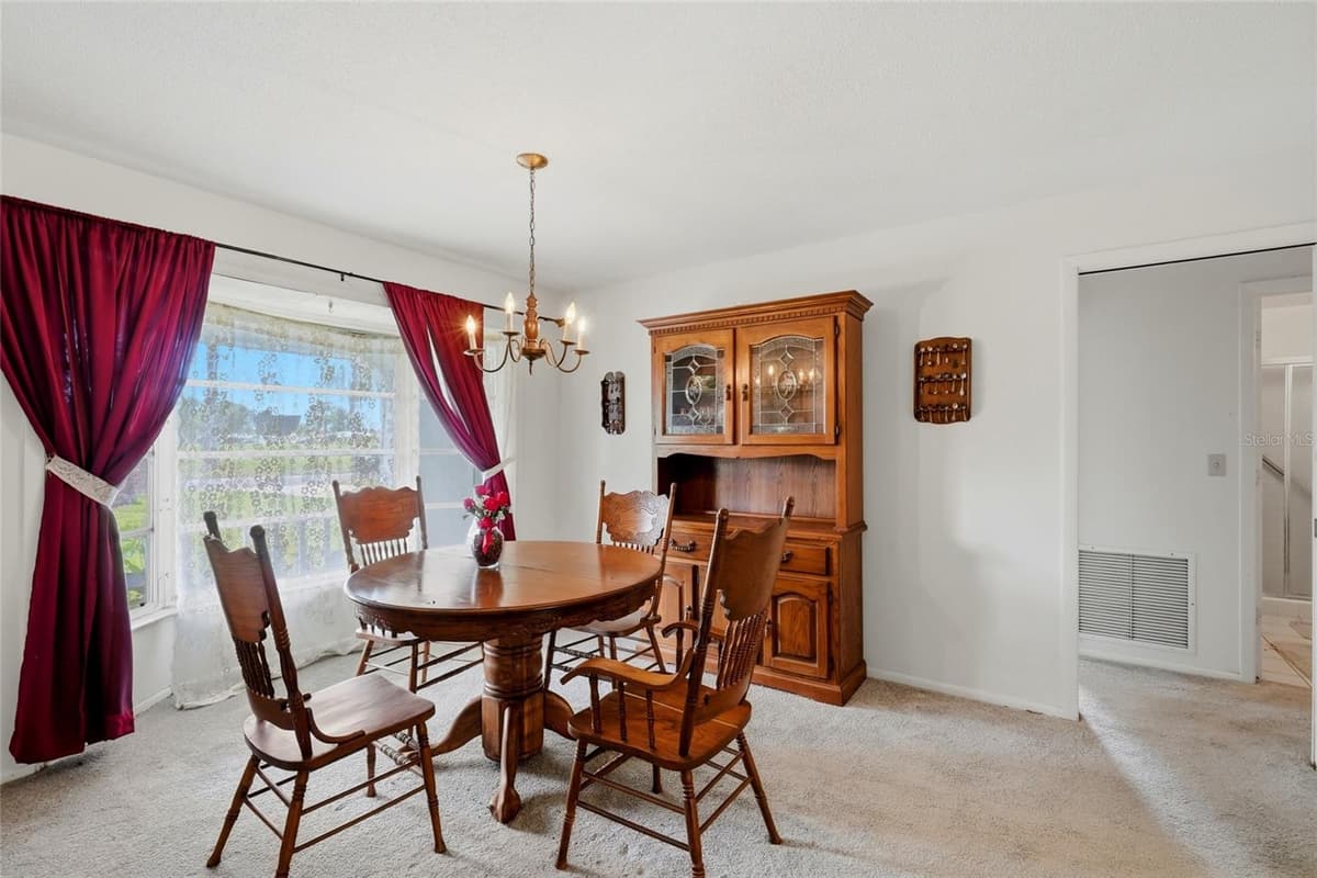 427 RUBENS DRIVE — photo 13 of 36