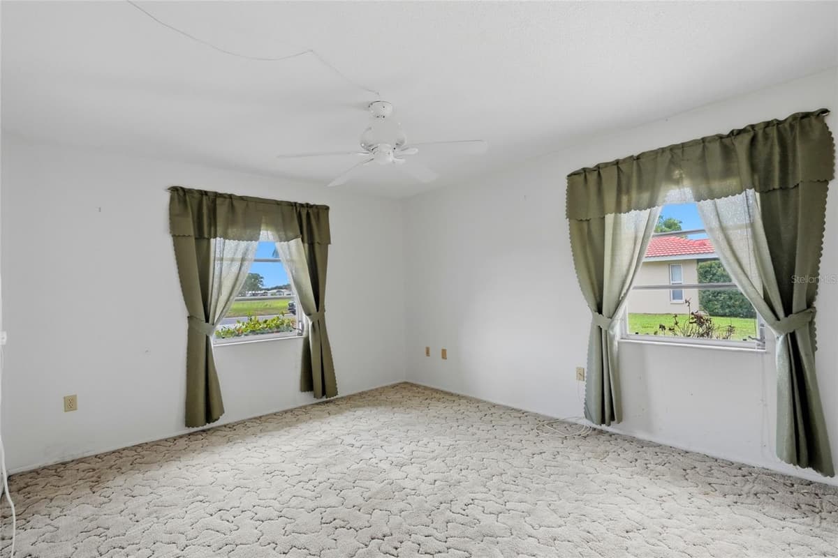 427 RUBENS DRIVE — photo 19 of 36