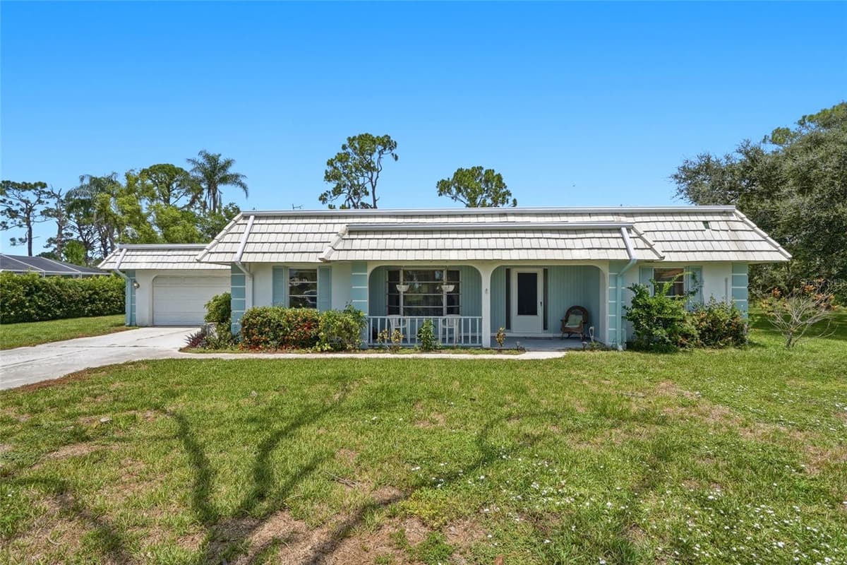 427 RUBENS DRIVE — photo 1 of 36