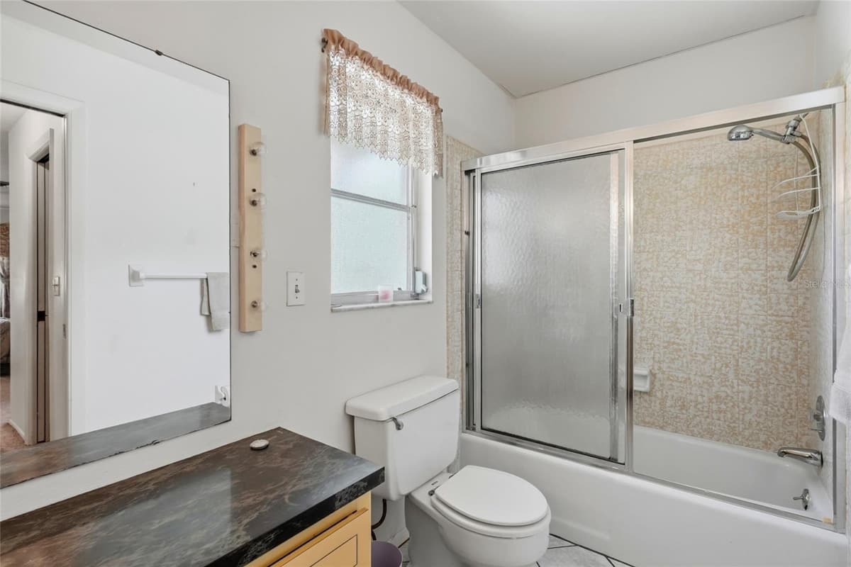 427 RUBENS DRIVE — photo 17 of 36
