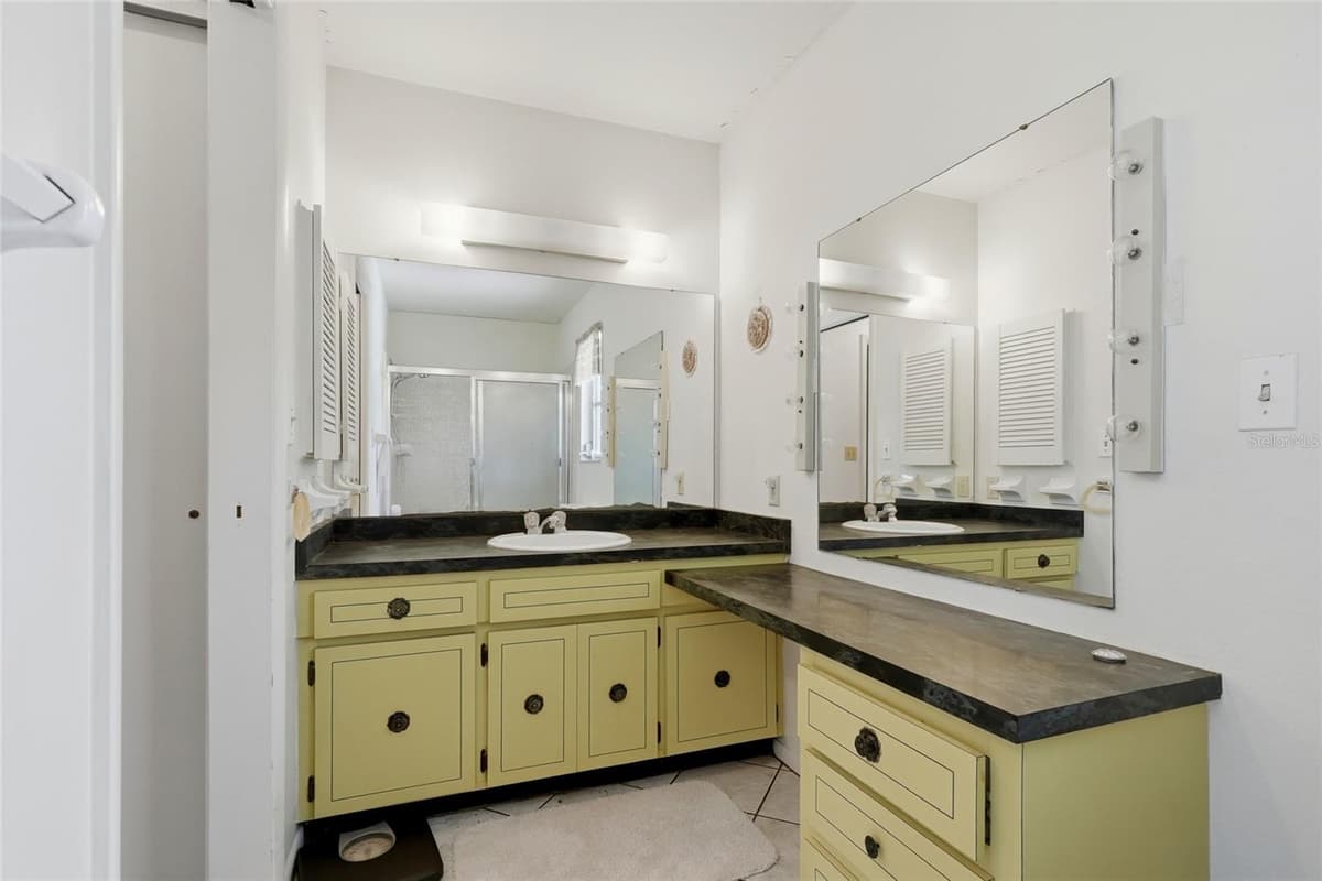 427 RUBENS DRIVE — photo 16 of 36