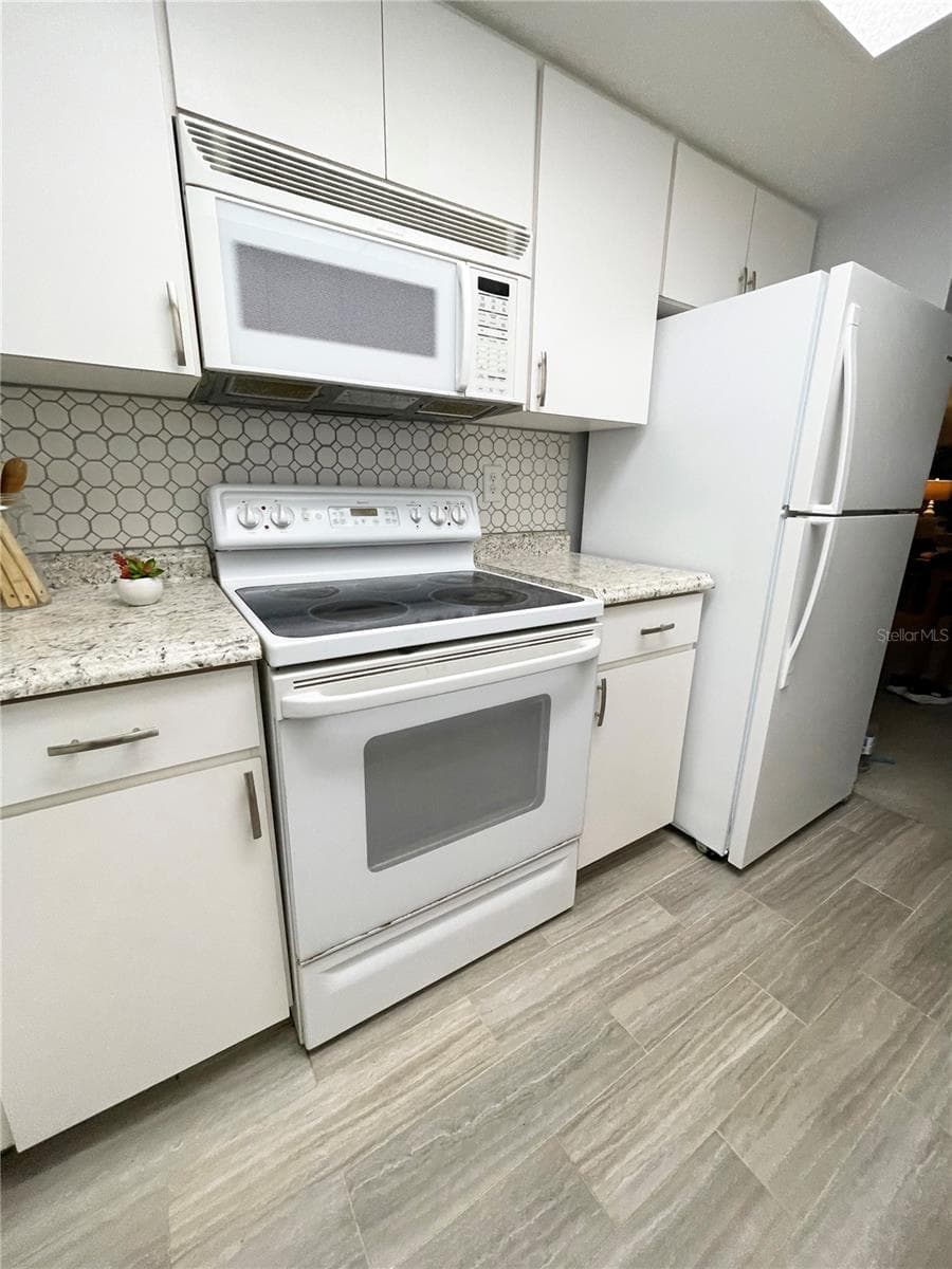 5880 38TH AVENUE — photo 9 of 12