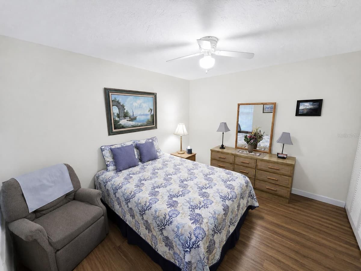 225 OAK HILL DRIVE — photo 9 of 10