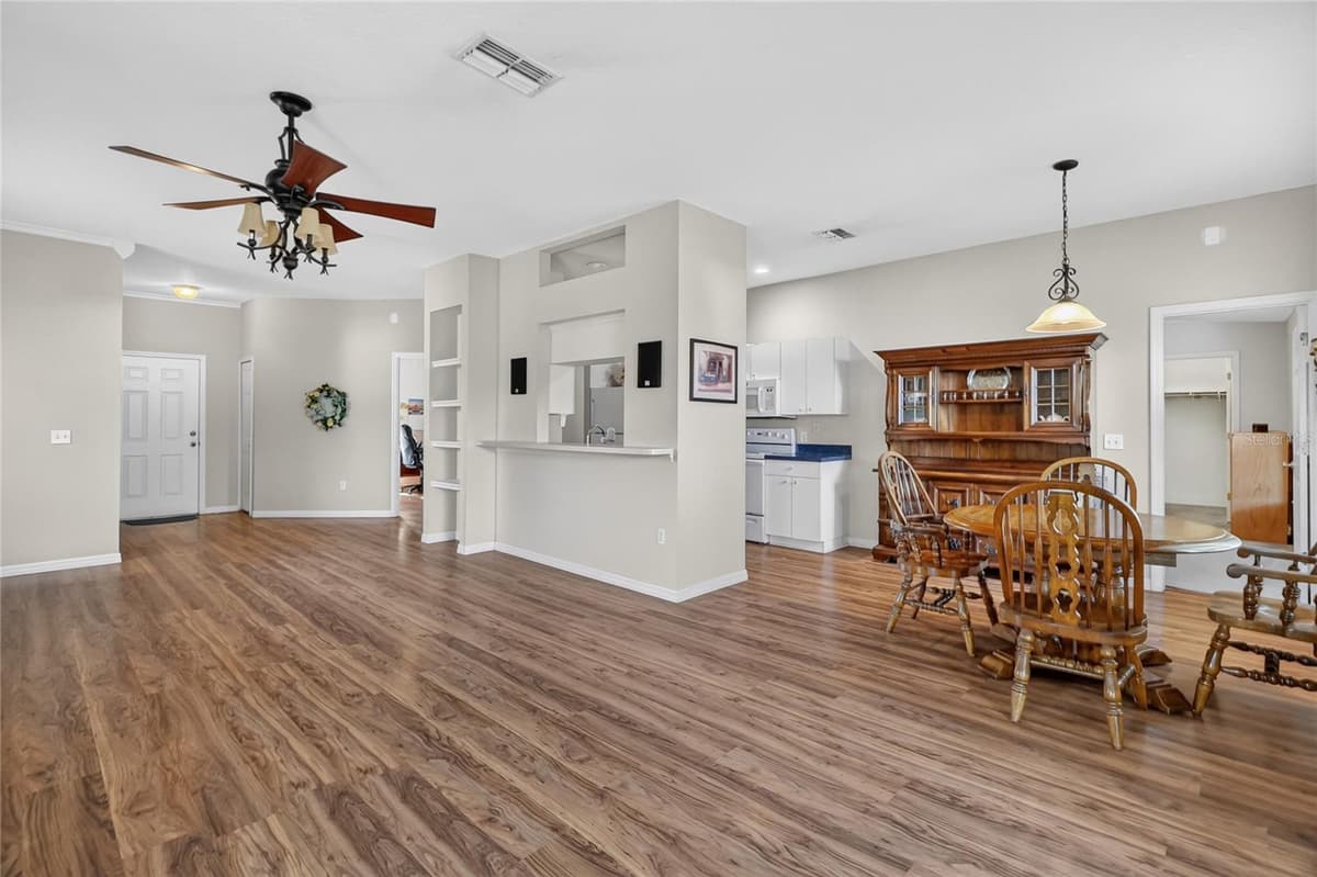 2614 SUNDANCE COURT — photo 14 of 52
