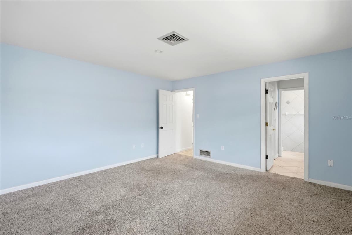 2711 GULF GATE DRIVE — photo 13 of 30