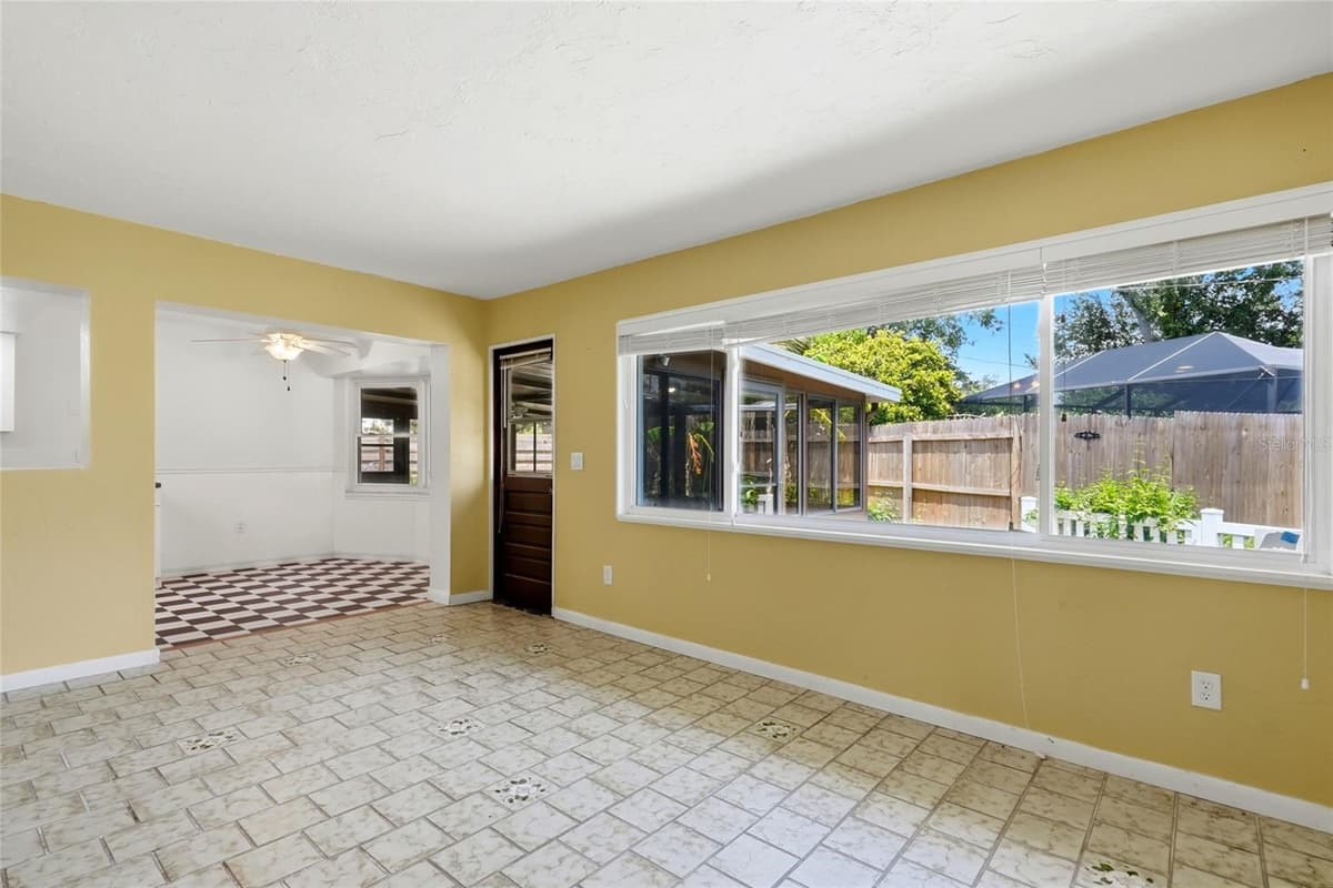 2711 GULF GATE DRIVE — photo 9 of 30