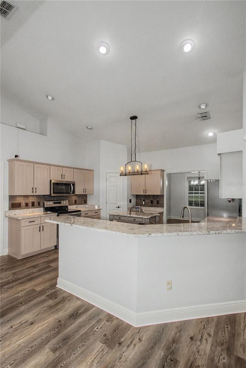 5045 2ND AVENUE — photo 70 of 82