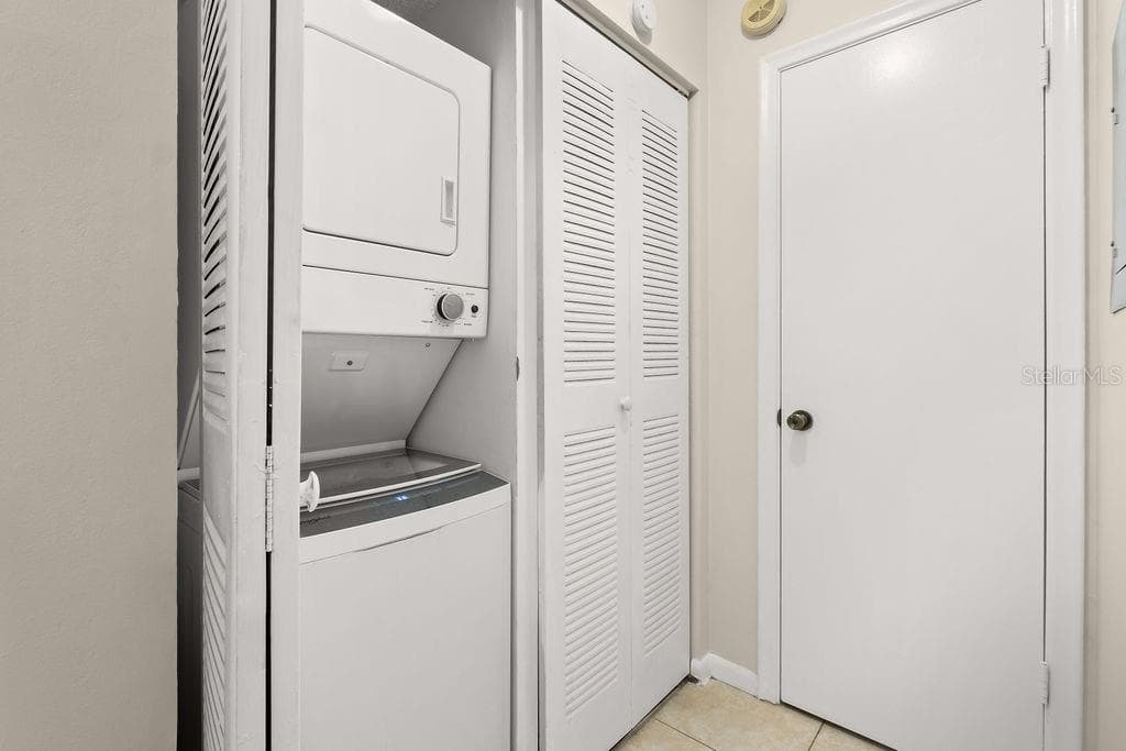 3998 ATRIUM DRIVE — photo 13 of 42