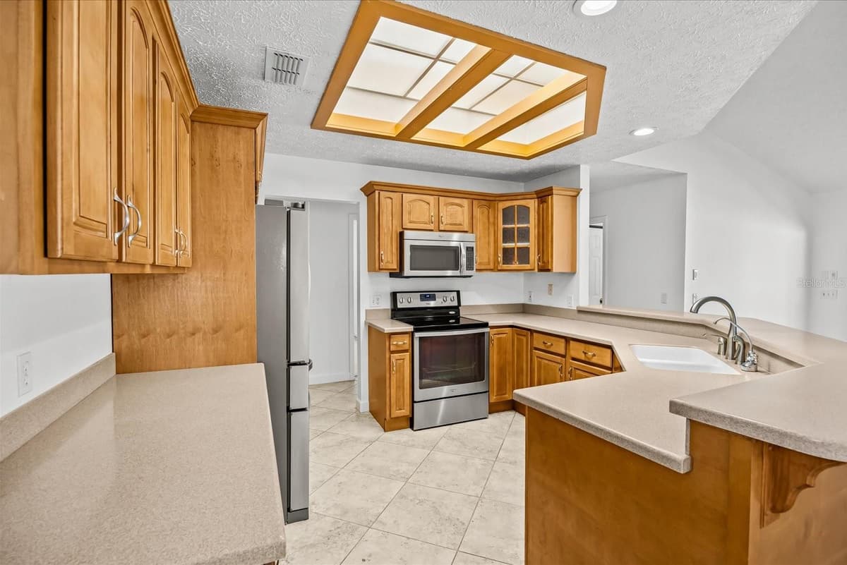 2126 TRENTON LANE — photo 43 of 53