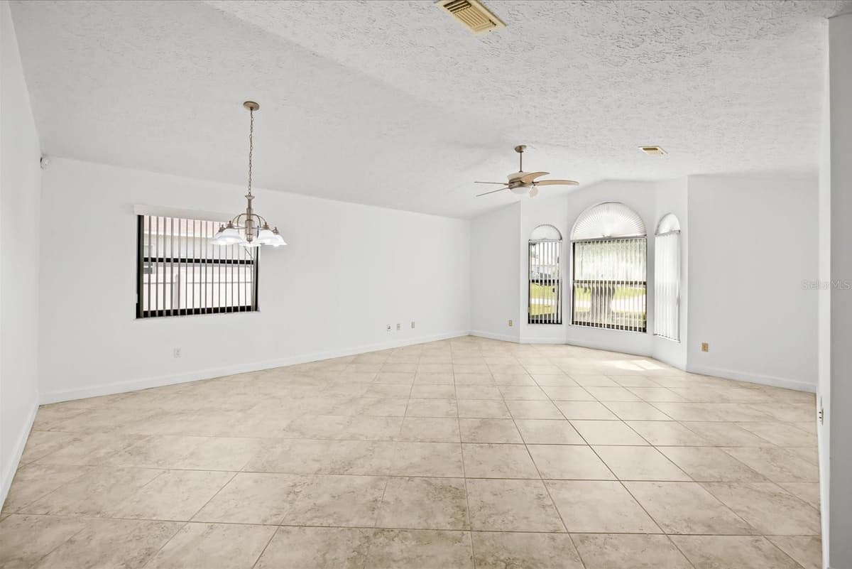 2126 TRENTON LANE — photo 39 of 53