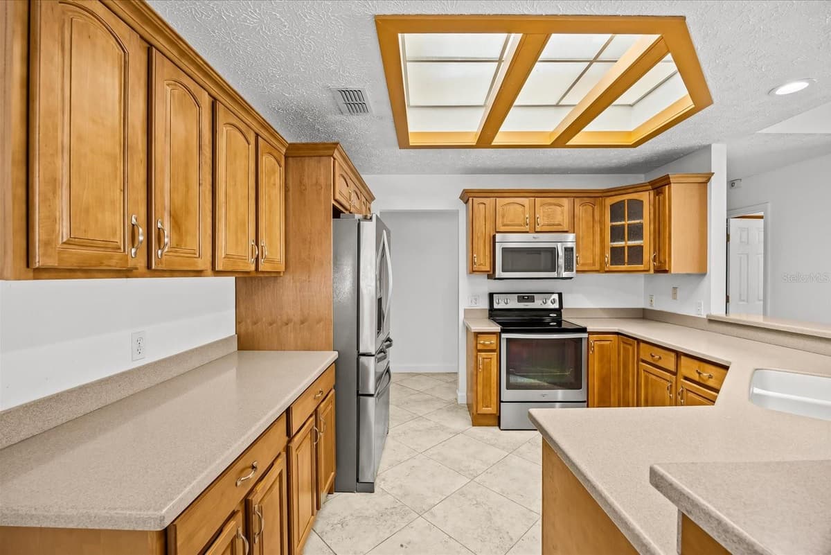 2126 TRENTON LANE — photo 42 of 53