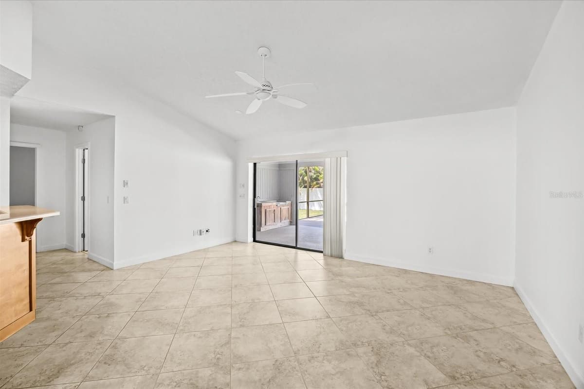 2126 TRENTON LANE — photo 47 of 53