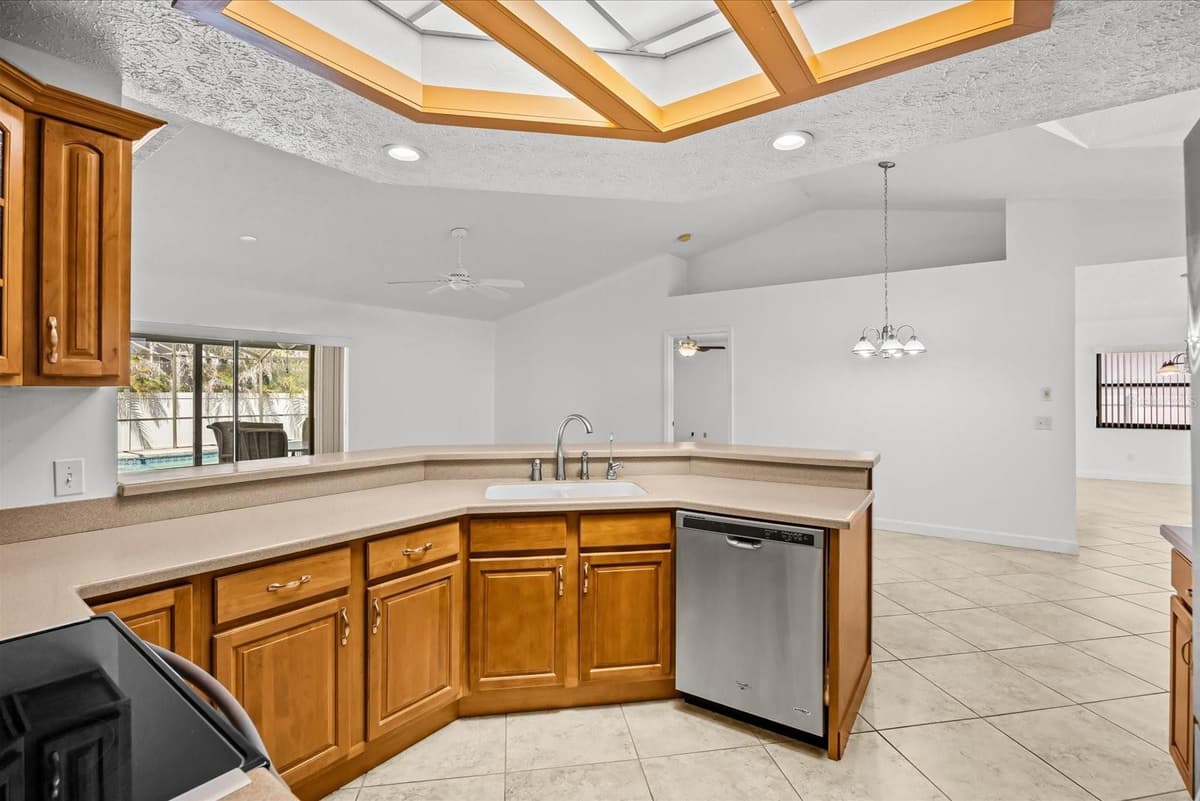 2126 TRENTON LANE — photo 41 of 53
