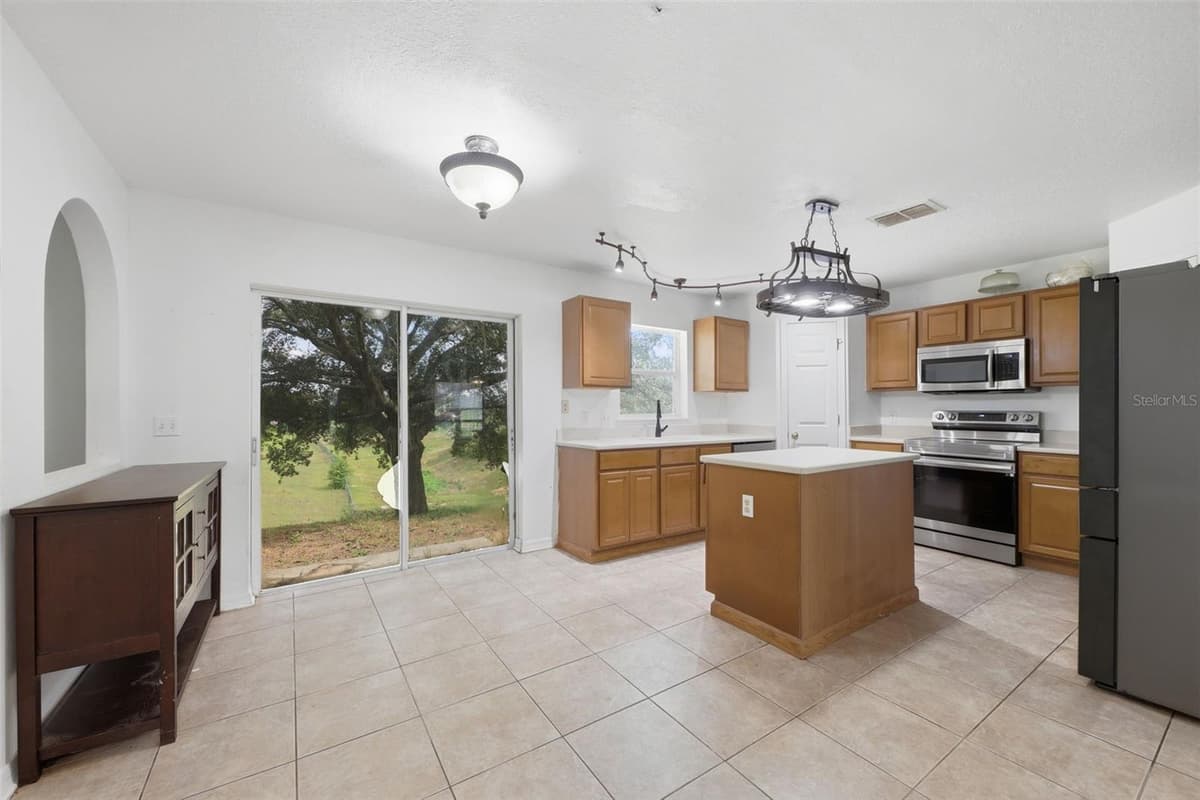800 MARIETTA LANE — photo 8 of 23