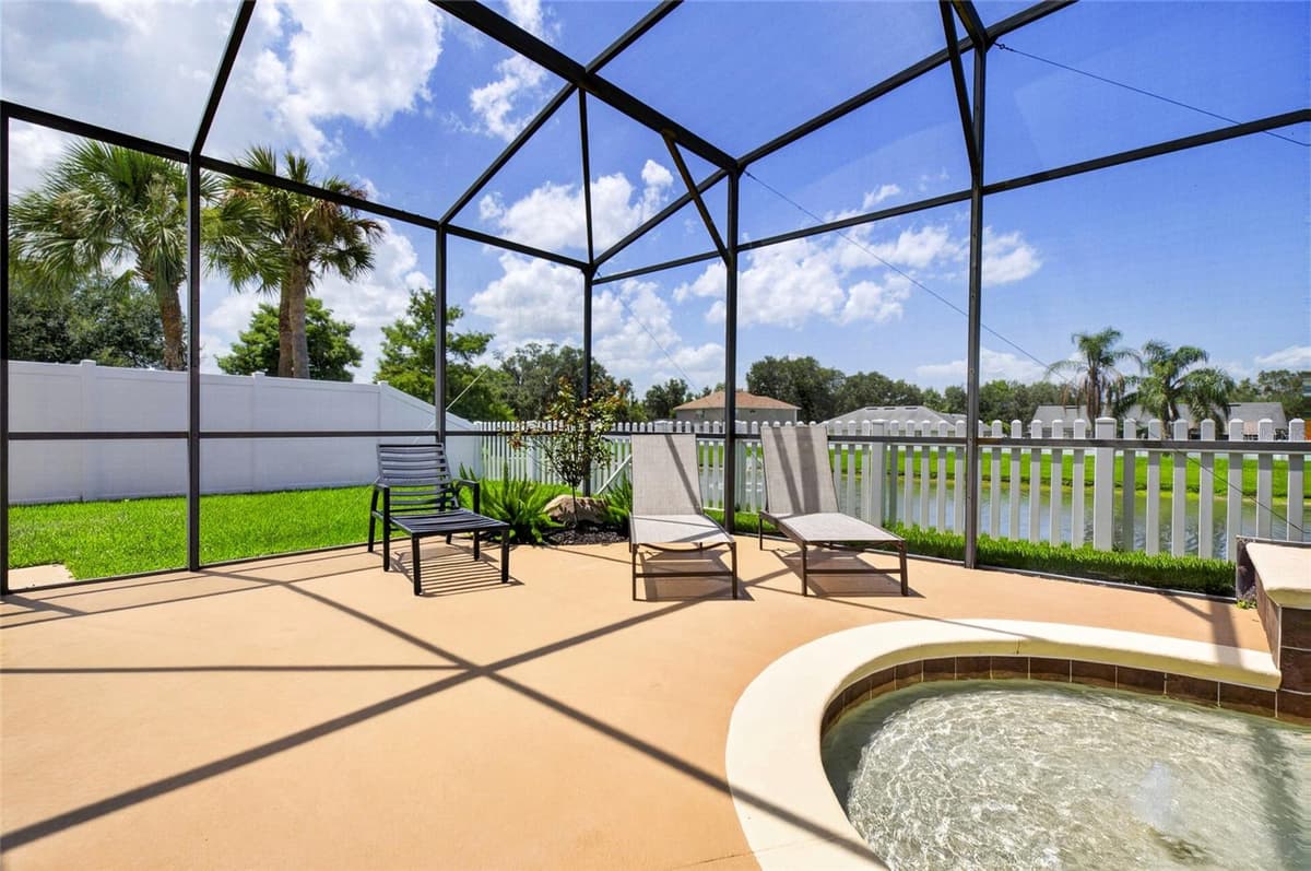 353 LAKE AMBERLEIGH DRIVE — photo 31 of 46