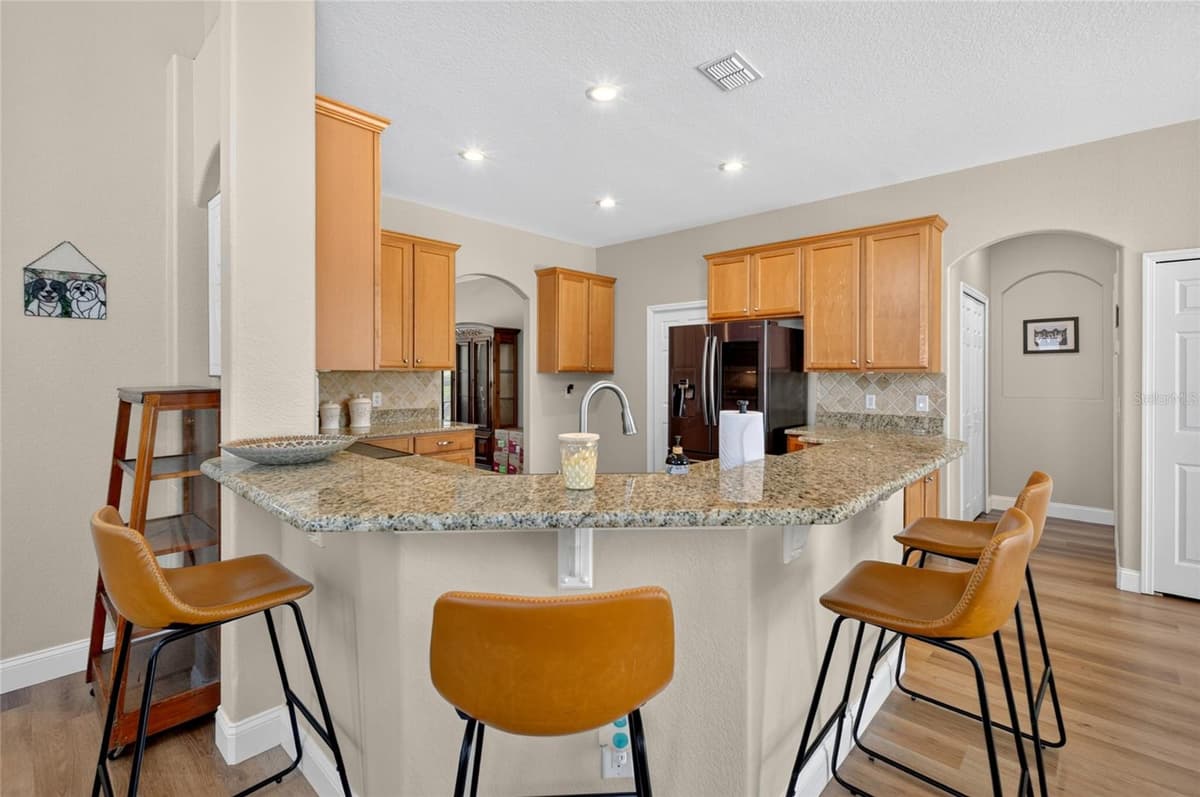 353 LAKE AMBERLEIGH DRIVE — photo 12 of 46